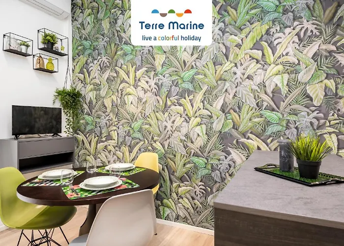 Suite 14, Terre Marine
