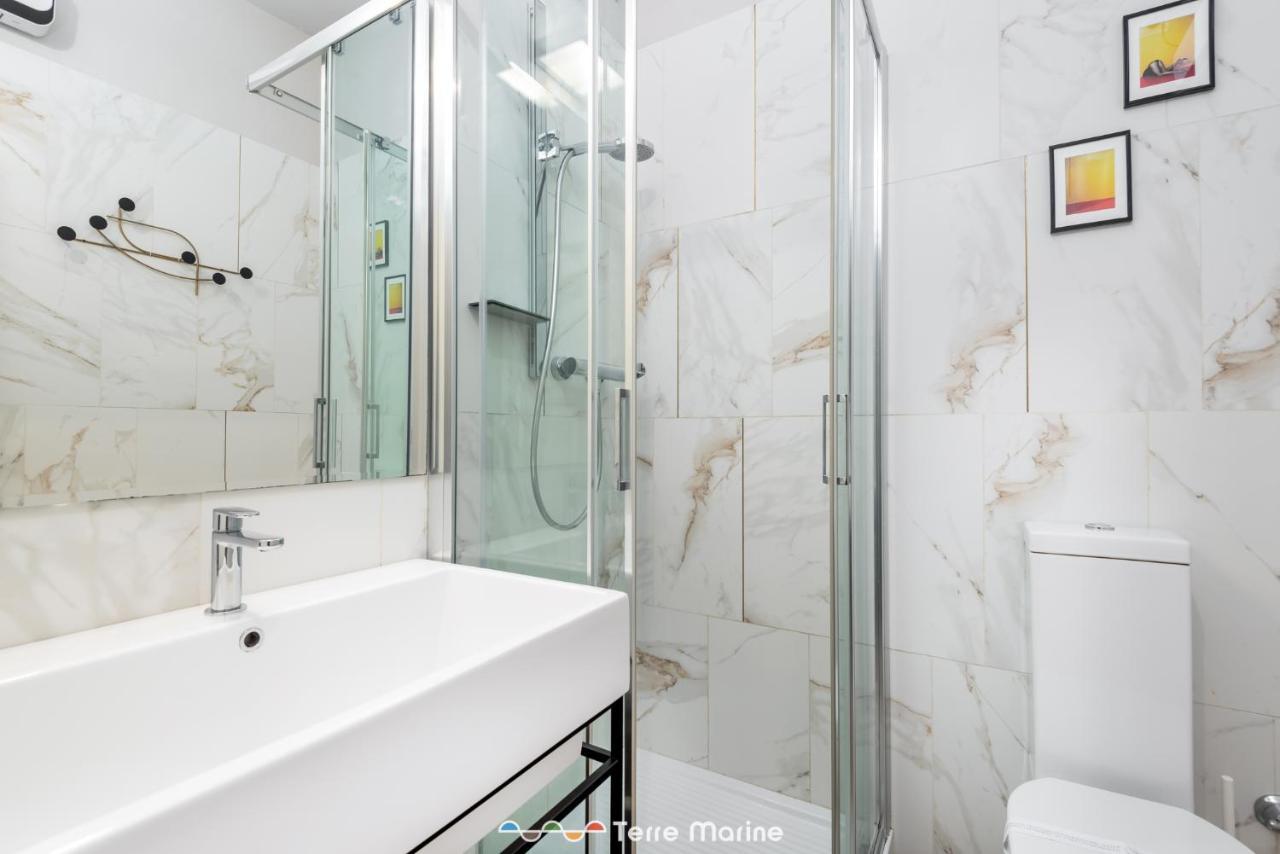 14, Terre Marine Apartment